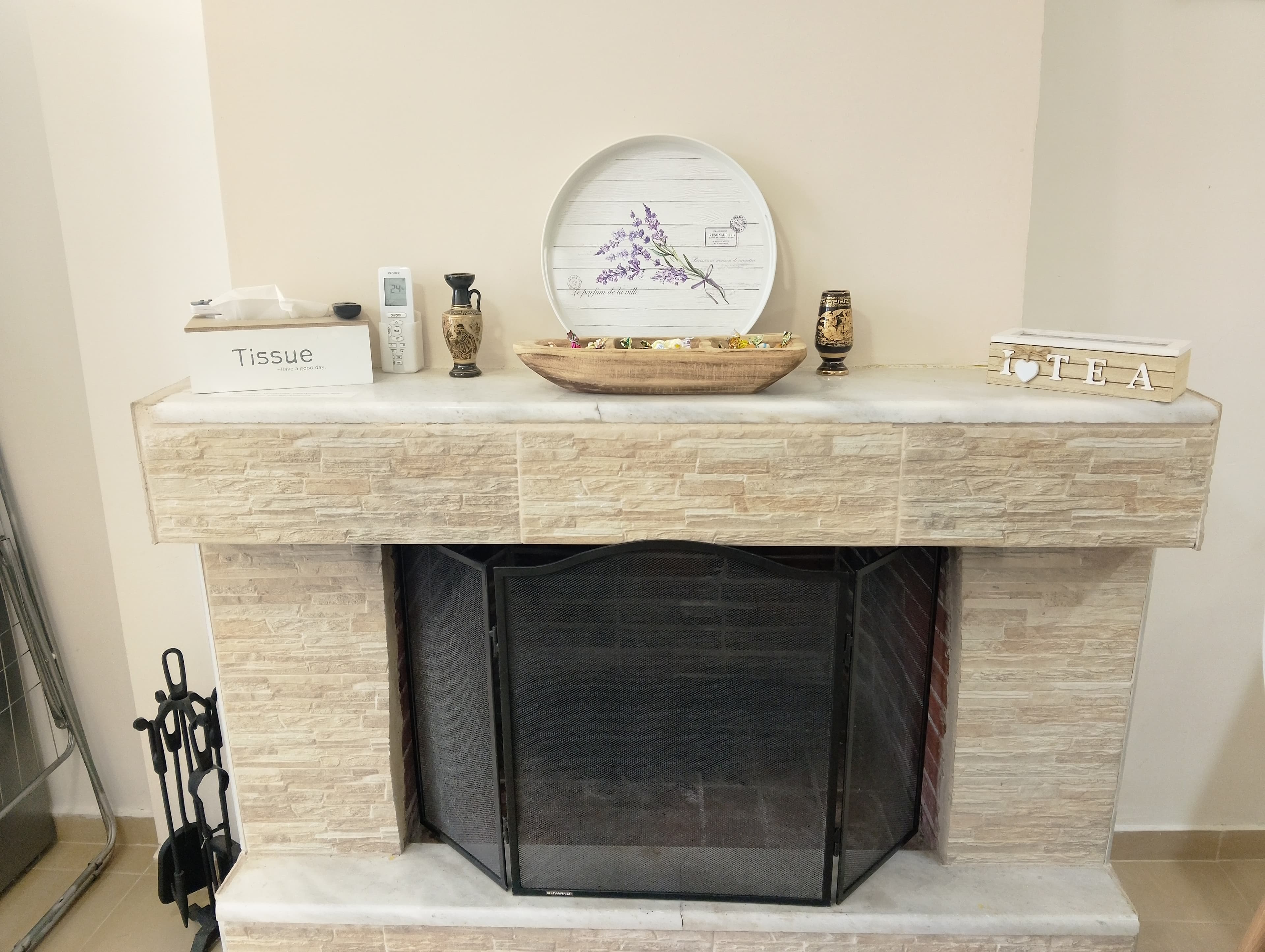 Apartment 1 living area